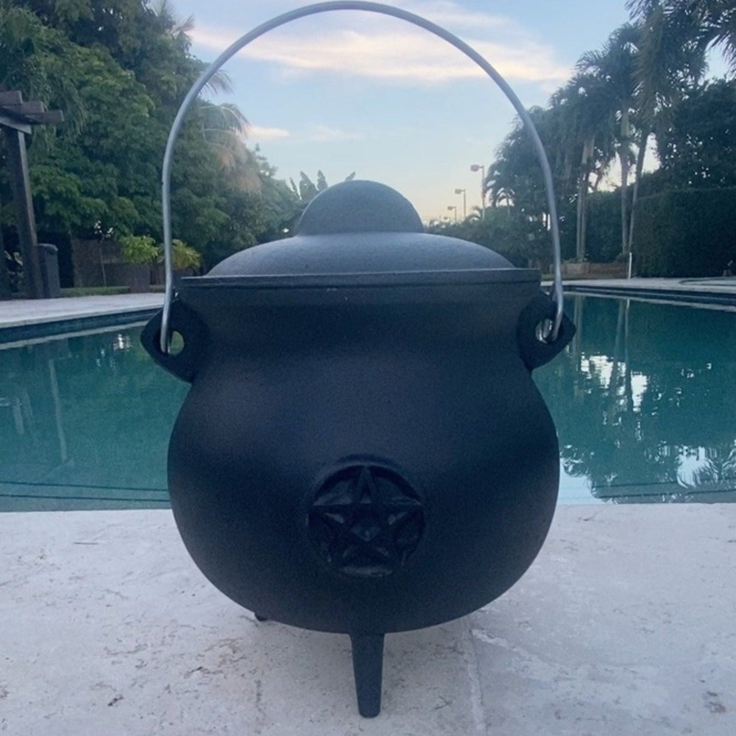Cast Iron Cauldron Large 8.5 in Pentacle